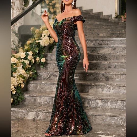 Luxe off shoulder slit party sequins dress - Picture 3 of 10